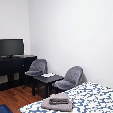 Meander Natolin Blisko Metra Ostello