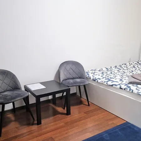 Meander Natolin Blisko Metra Ostello *