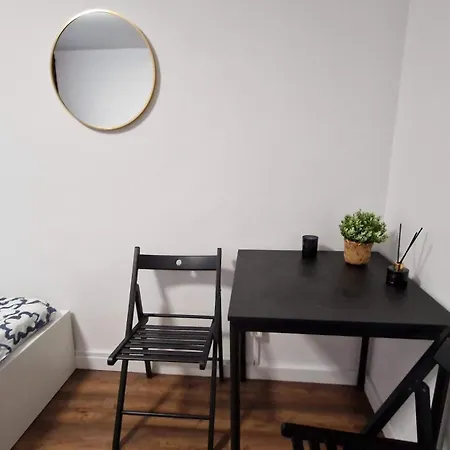 Meander Natolin Blisko Metra Hostel Warschau