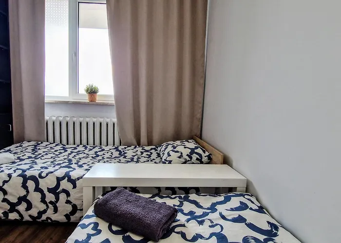 Meander Natolin Blisko Metra Hostel *