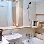 Meander Natolin Blisko Metra Hostel *