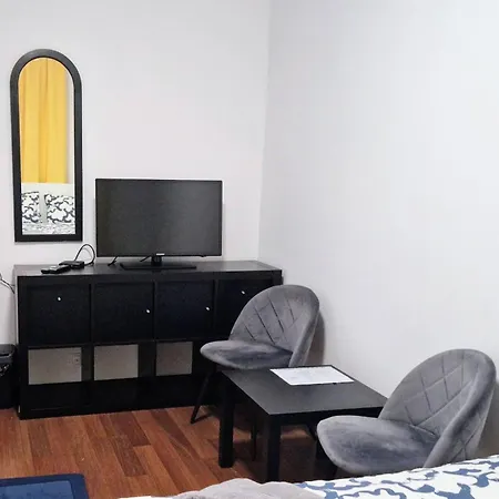 Meander Natolin Blisko Metra Hostel Varšava