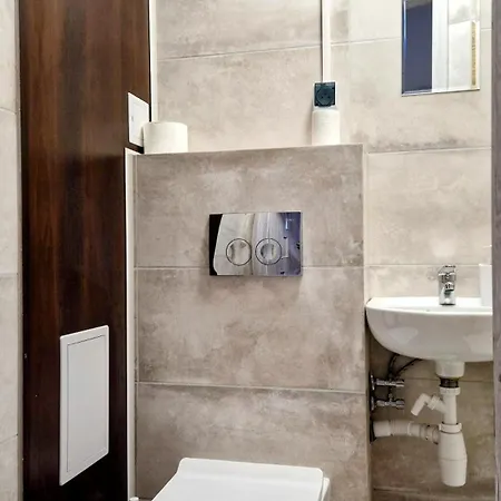 Vandrarhem Meander Natolin Blisko Metra *