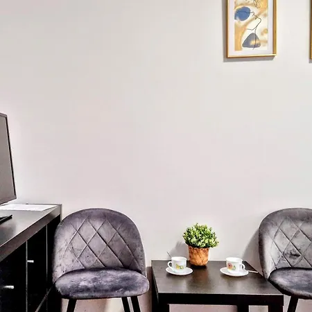 Meander Natolin Blisko Metra 旅馆 *