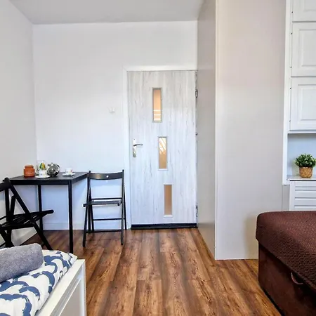 Meander Natolin Blisko Metra Vandrarhem *