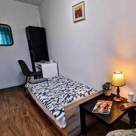 Hostel Meander Natolin Blisko Metra Varšava