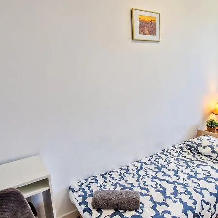 Meander Natolin Blisko Metra 华沙