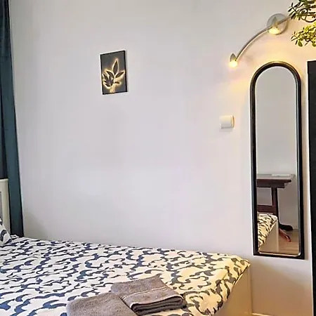 Meander Natolin Blisko Metra بيت شباب وارسو