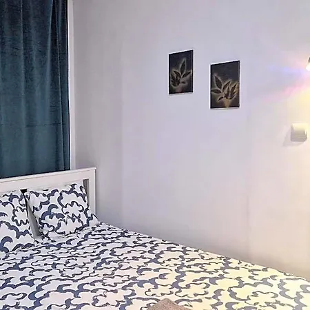 Meander Natolin Blisko Metra Hostal