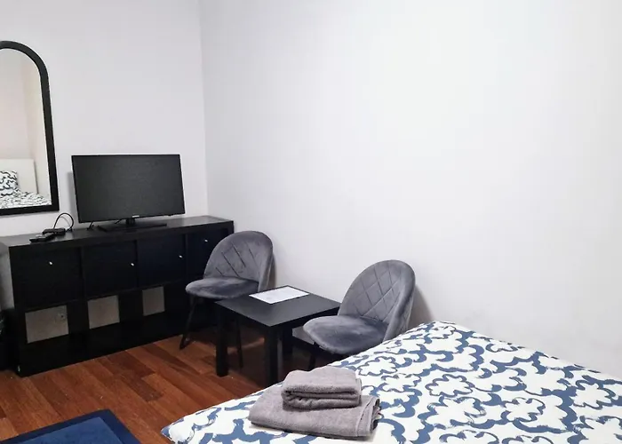 Meander Natolin Blisko Metra Hostel