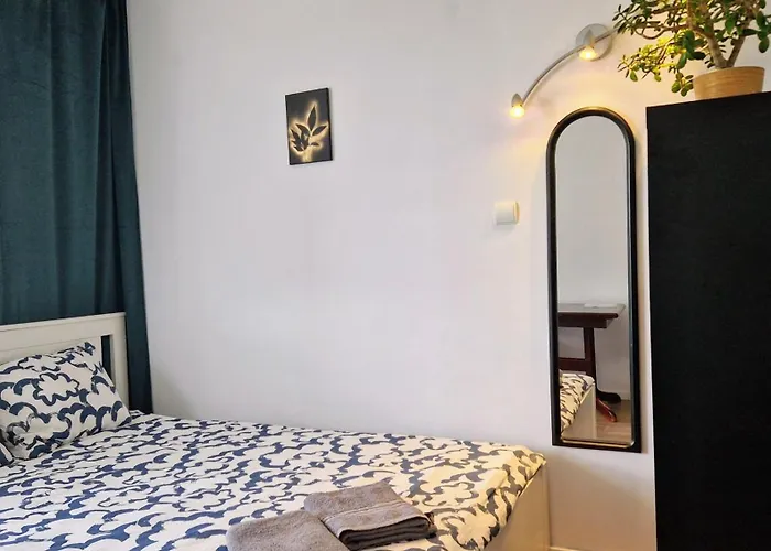 Hostel Meander Natolin Blisko Metra