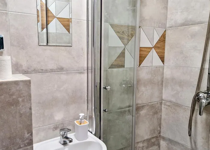 Meander Natolin Blisko Metra Hostel