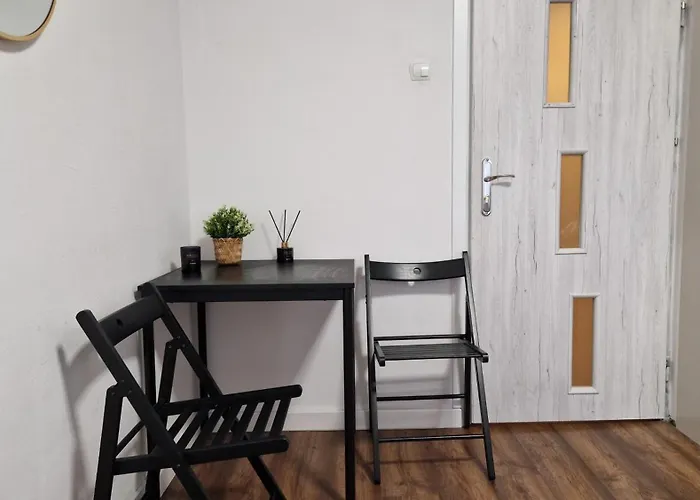 Meander Natolin Blisko Metra Hostel