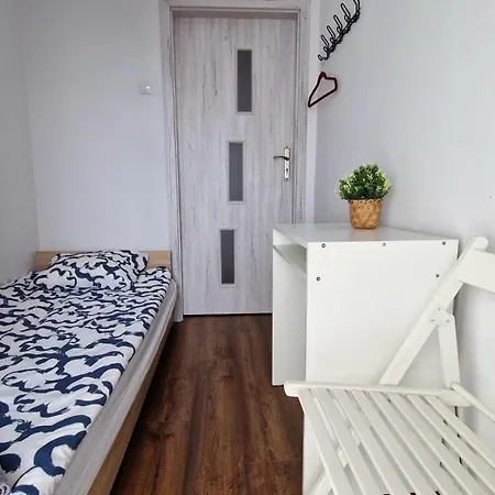 Meander Natolin Blisko Metra Hostel