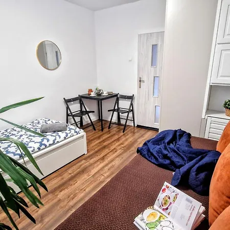 Hostel Meander Natolin Blisko Metra