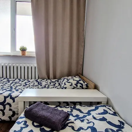 Meander Natolin Blisko Metra Hostel *