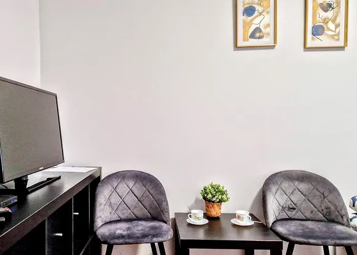 Meander Natolin Blisko Metra Hostel *